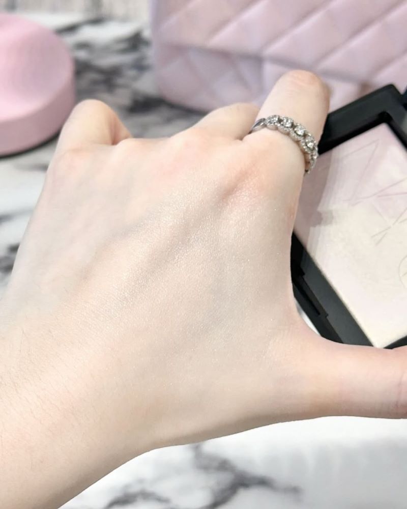 NARS Light Reflecting Prismatic Pressed Powder 10g #Aurora (Limited Edition)  ,NARS Light Reflecting Prismatic Pressed Powder , NARS Light Reflecting Prismatic Pressed Powder ราคา , NARS Light Reflecting Prismatic Pressed Powder รีวิว , NARS แป้งฝุ่น , NARS แป้งเซ็ตติ้ง